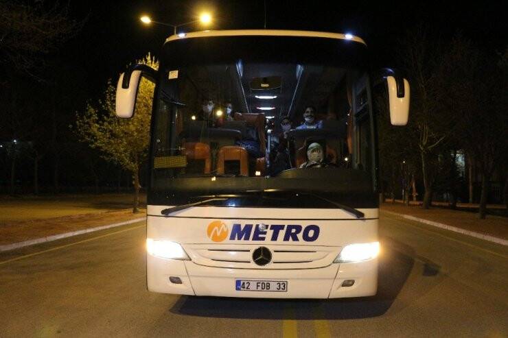Cezayir’den Getirilen 144 Türk Vatandaşı Konya’da Yurda Yerleştirildi