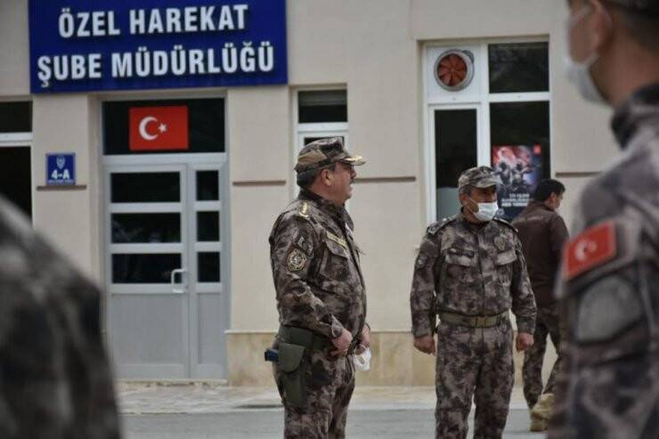 Konya'da Polis Özel Harekat Timleri Dualarla Barış Pınarı Bölgesine Uğurlandı