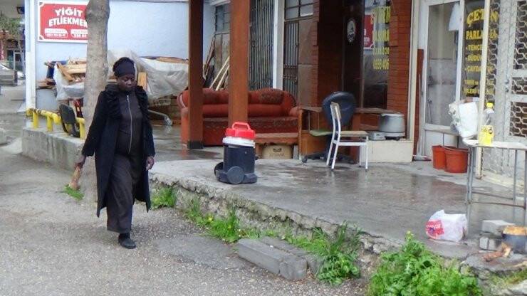 Afrikalı Kimsesiz Kadın Sokakta Bulundu