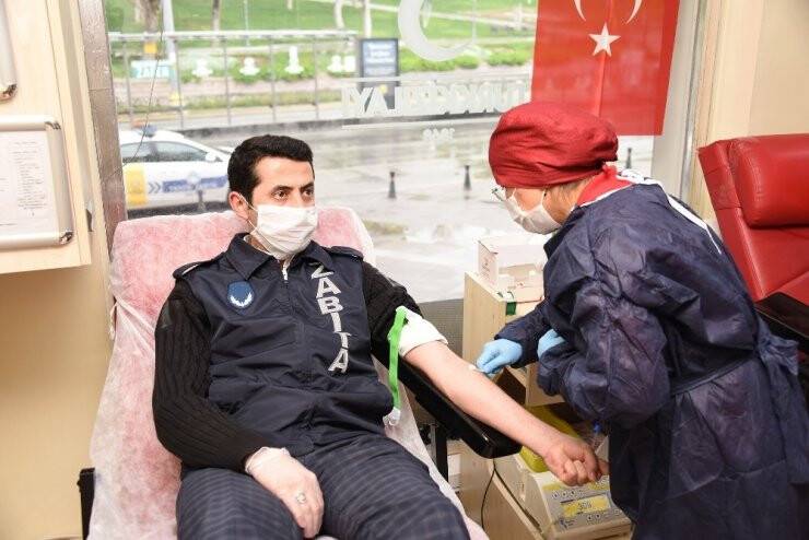 Konya Büyükşehir Zabıta’dan Kızılay’a Kan Bağışı