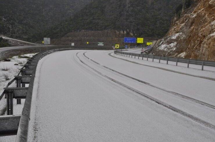 Konya Seydişehir’de Dolu Etkili Oldu