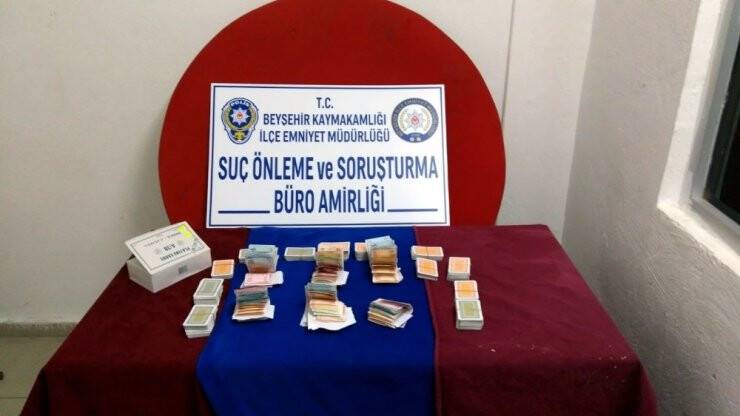 Konya'da evi kumarhaneye dönüştürdüler 42 bin lira ceza kesildi