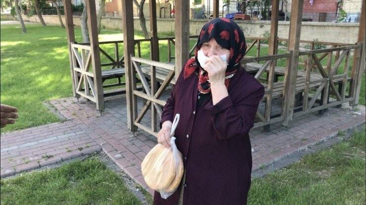 Konya'da Günler Sonra Sokağa Çıkan Yaşlı Kadın Çantasını Çaldırdı