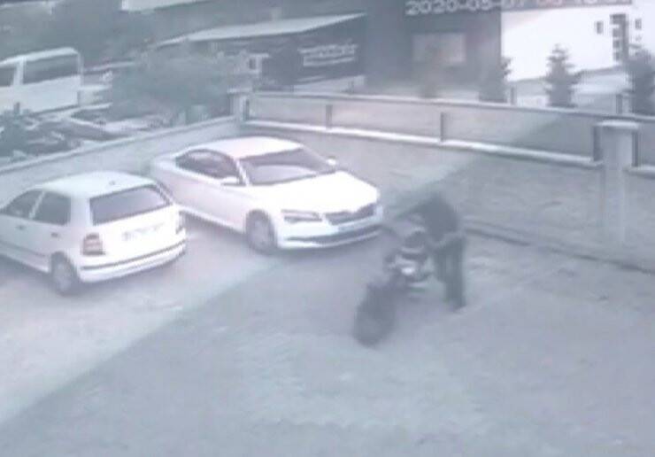 Çaldığı Motosikleti Çalıştıramayınca Geri Getirip Yerine Bıraktı