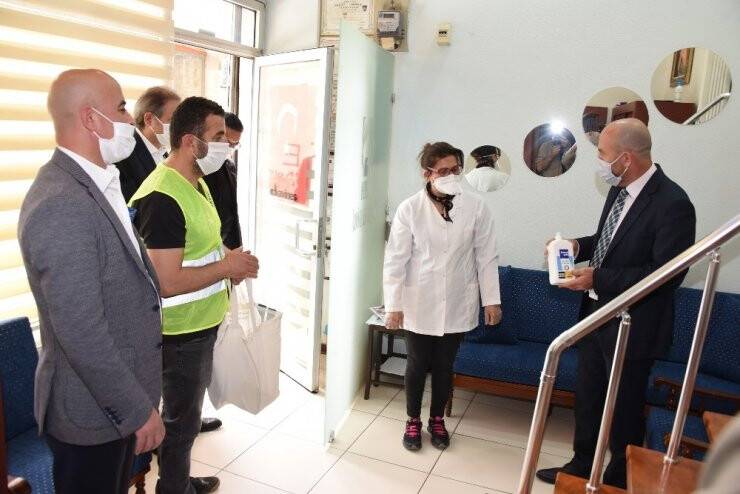 Konya Büyükşehir’in Berber Ve Kuaförlere Hijyen Desteği Sürüyor