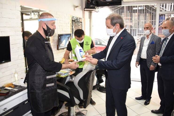 Konya Büyükşehir’in Berber Ve Kuaförlere Hijyen Desteği Sürüyor