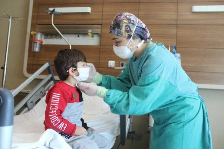 Hemşirelerin Gününü Çocukları Görüntülü Olarak Kutladı