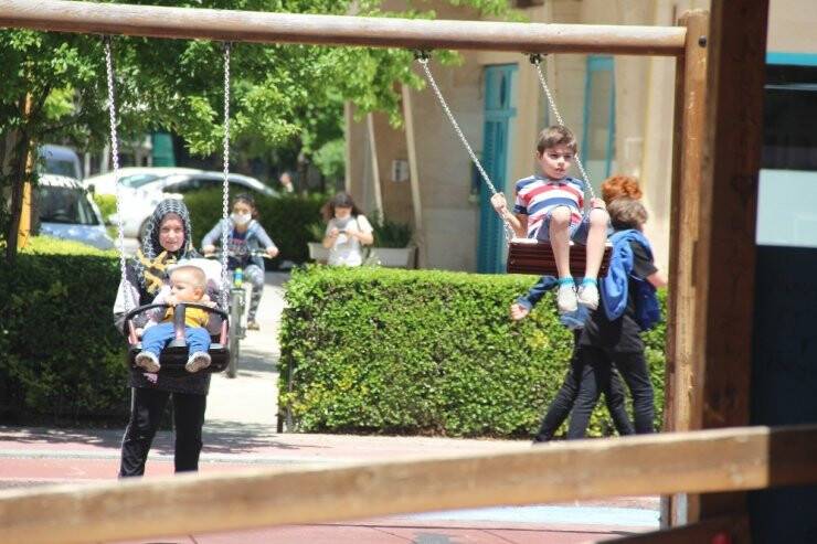 Konya’da Parklar Çocuklarla Doldu