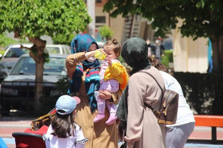Konya’da Parklar Çocuklarla Doldu
