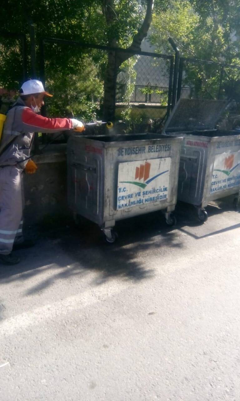 cop-konteynerleri-ve-tanklar-dezenfekte-ediliyor-3.jpg