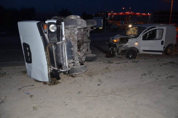 Konya’da 5 Kişinin Yaralandığı Kaza Güvenlik Kamerasında