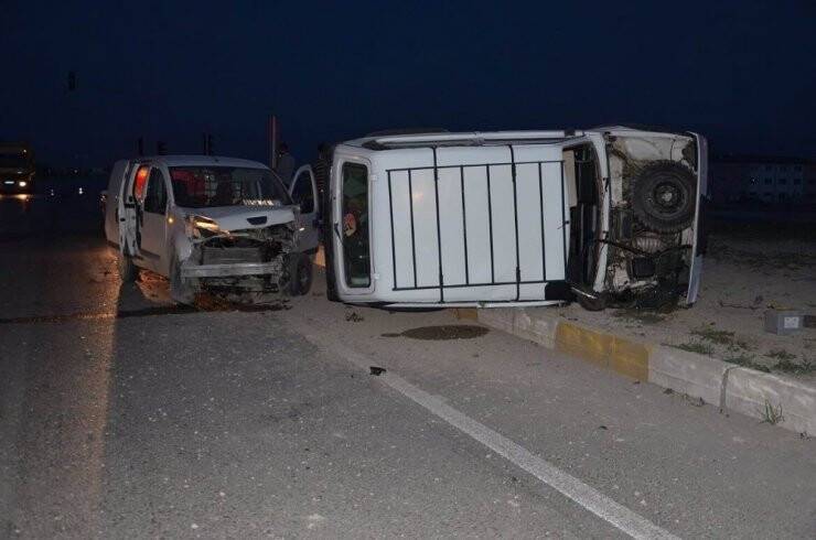 Konya’da 5 Kişinin Yaralandığı Kaza Güvenlik Kamerasında