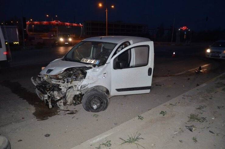 Konya’da 5 Kişinin Yaralandığı Kaza Güvenlik Kamerasında