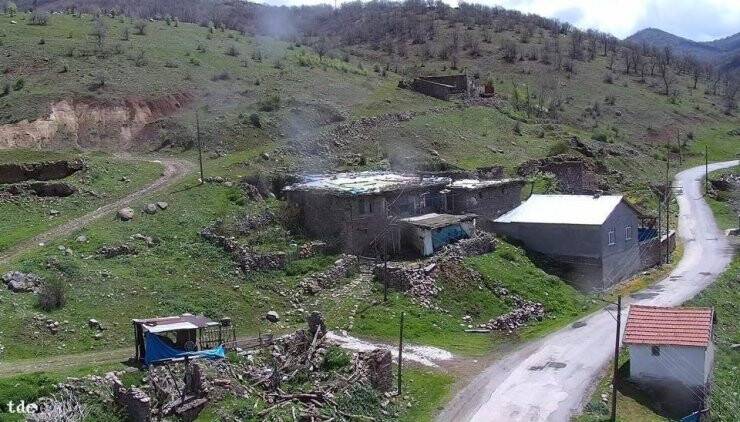 Konya'daki köy sevdalıları kameralarla özlem gideriyorlar