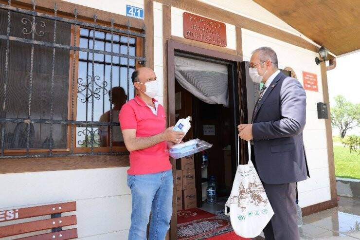 Konya Büyükşehir’den Bin 154 Muhtara Hijyen Seti Desteği