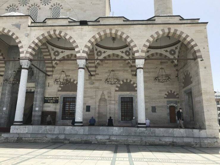 Konya’da 65 Yaş Üzeri Vatandaşlar Camilere Koştu