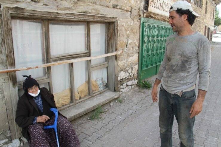Konya'da 93 yaşındaki hayırsever kadın