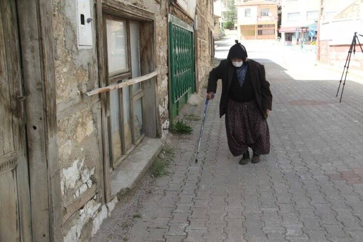 Konya'da 93 yaşındaki hayırsever kadın