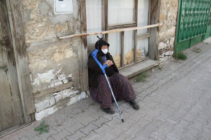 Konya'da 93 yaşındaki hayırsever kadın