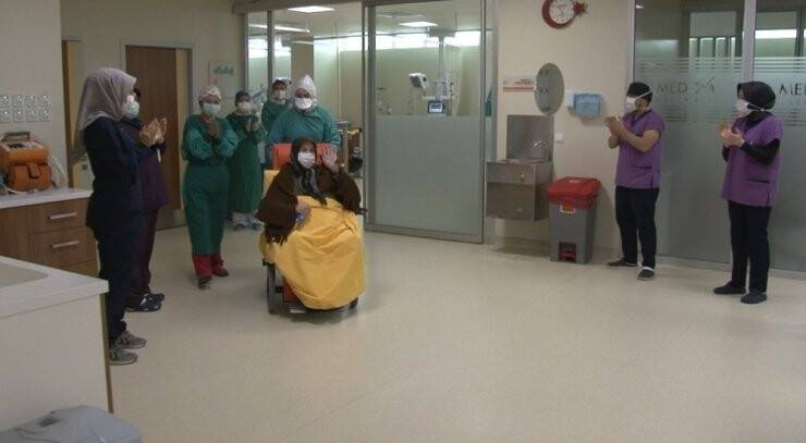 Konya'da kocasının cenazesinde korona virüs bulaşmıştı