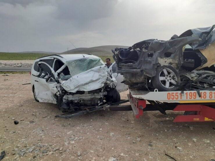 Konya’da İki Otomobil Çarpıştı: 2 Yaralı