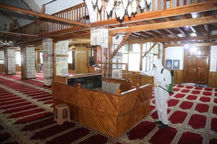 Ereğli Belediyesi Camileri Dezenfekte Etti