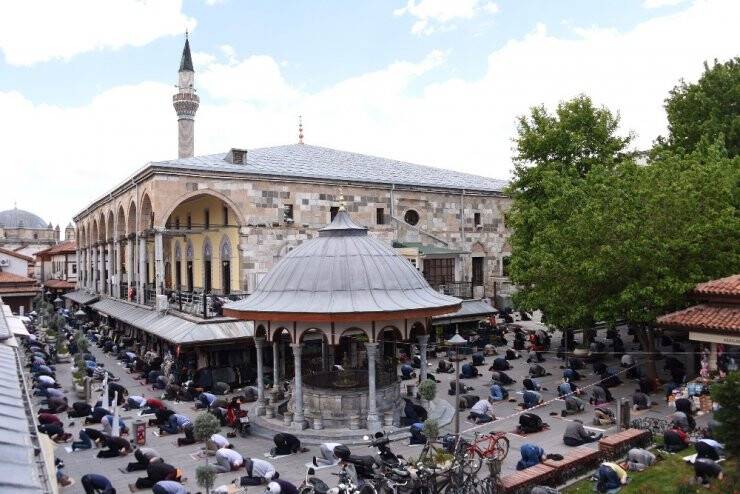 Başkan Altay: 'Konya’da Cuma Namazı İle İkinci Bayram Yaşandı'