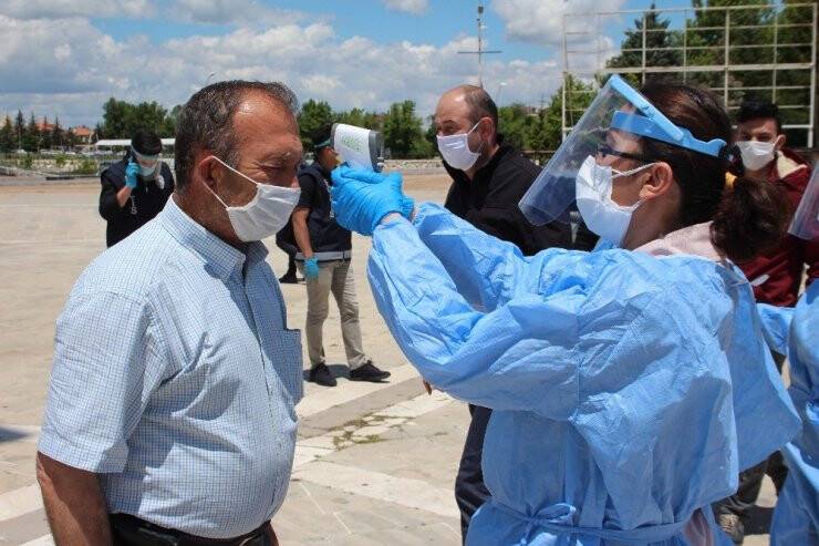 Beyşehir’de Cuma Namazı Coşkusu