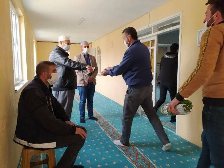 Yunak’ta Normalleşme Sürecinin Ardından İlk Cuma Namazı Kılındı