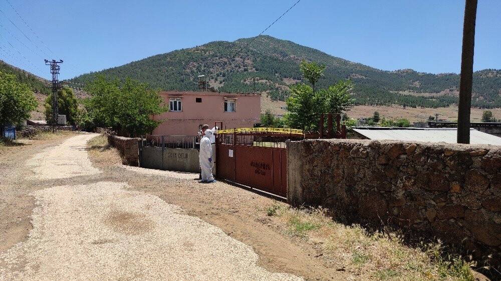 Geçmiş bayram kutlaması nedeniyle 12 ev karantinada