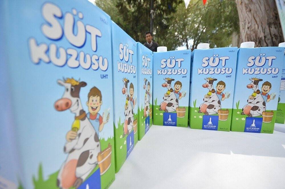 İzmir Büyükşehir 154 bin 500 çocuğa süt dağıtıyor
