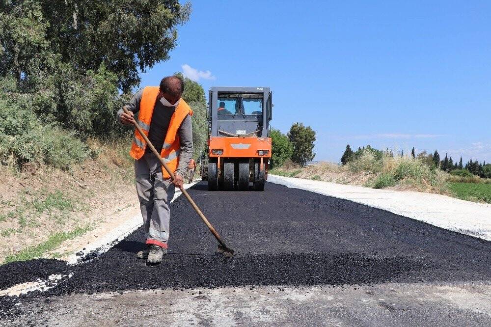 İzmir’de asfalt atağı sürüyor
