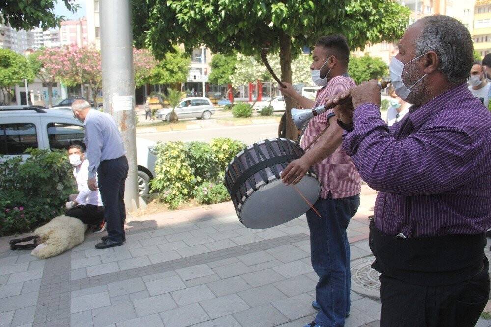 Kebapçıda normalleşmeye davul zurnalı açılış