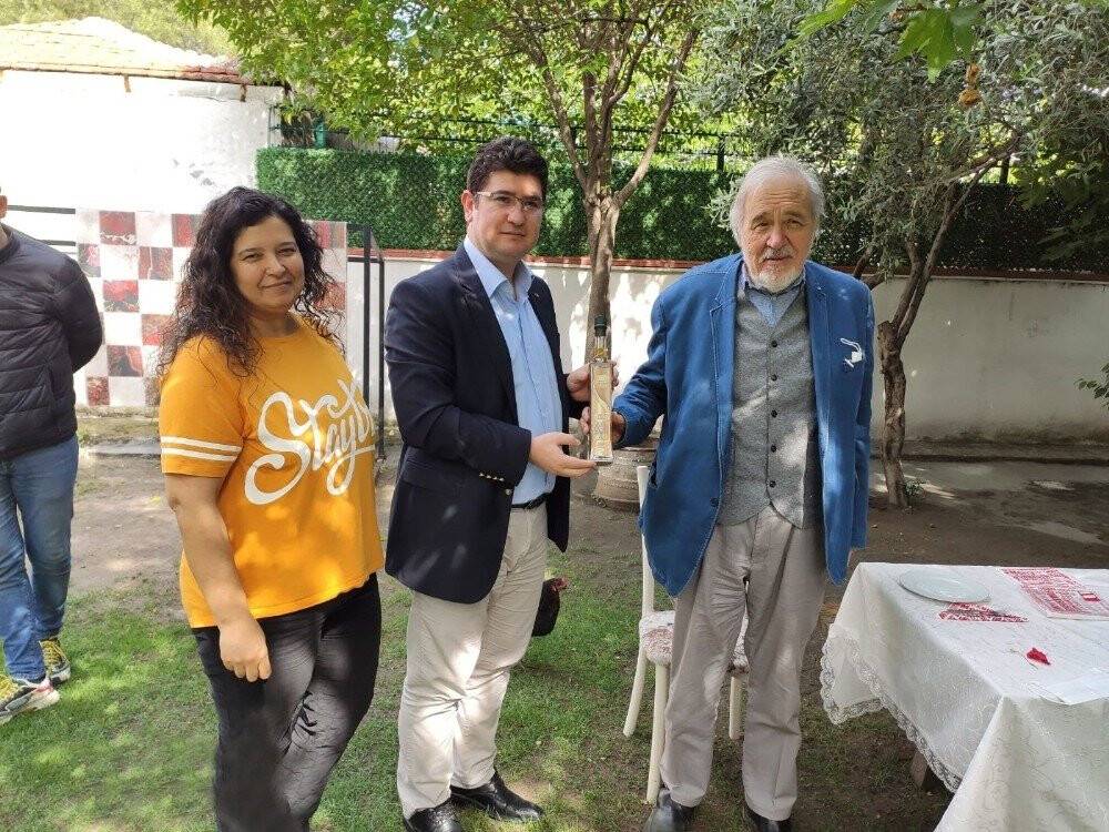 Yazar İlber Ortaylı’ya Kırkağaç’tan tarihi hediye