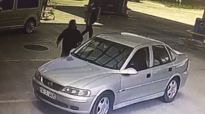 Korona virüs maskeli katil zanlısı kamerada