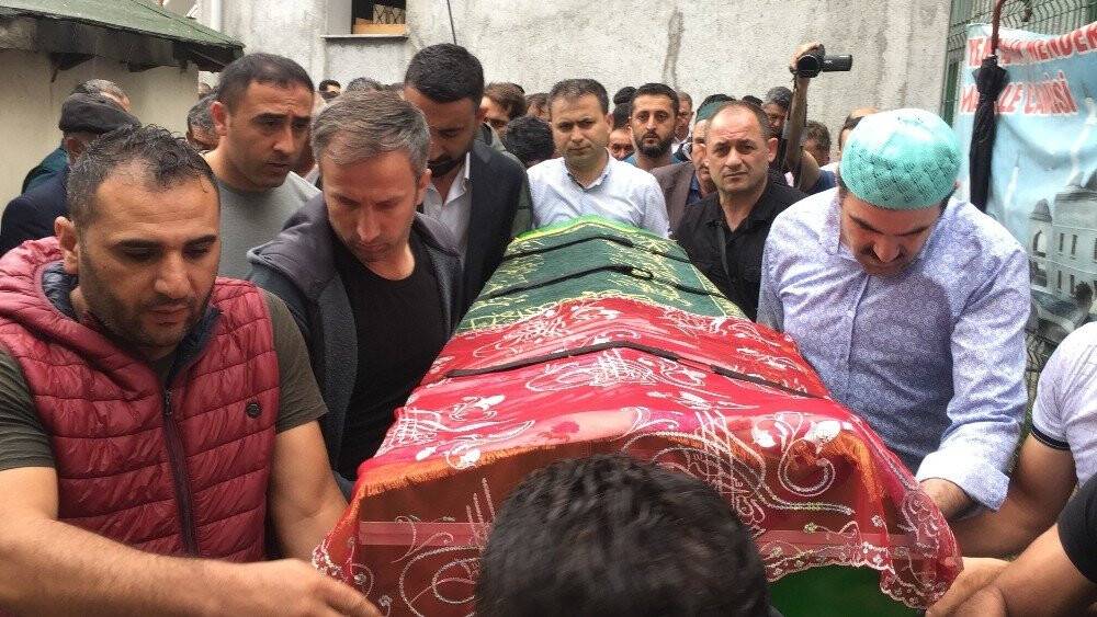 Düğünden bir gün önce ölen nişanlısı için 'Düştü' dedi