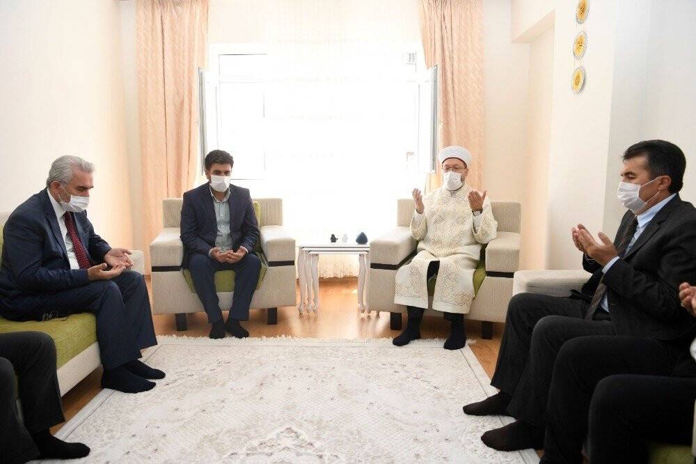 Erbaş’tan Barış Çakan’ın ailesine taziye ziyareti