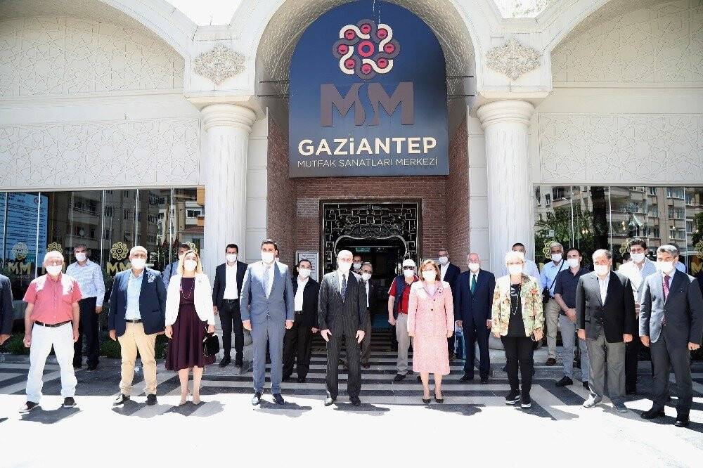 Restoranlara pandemi ayarı