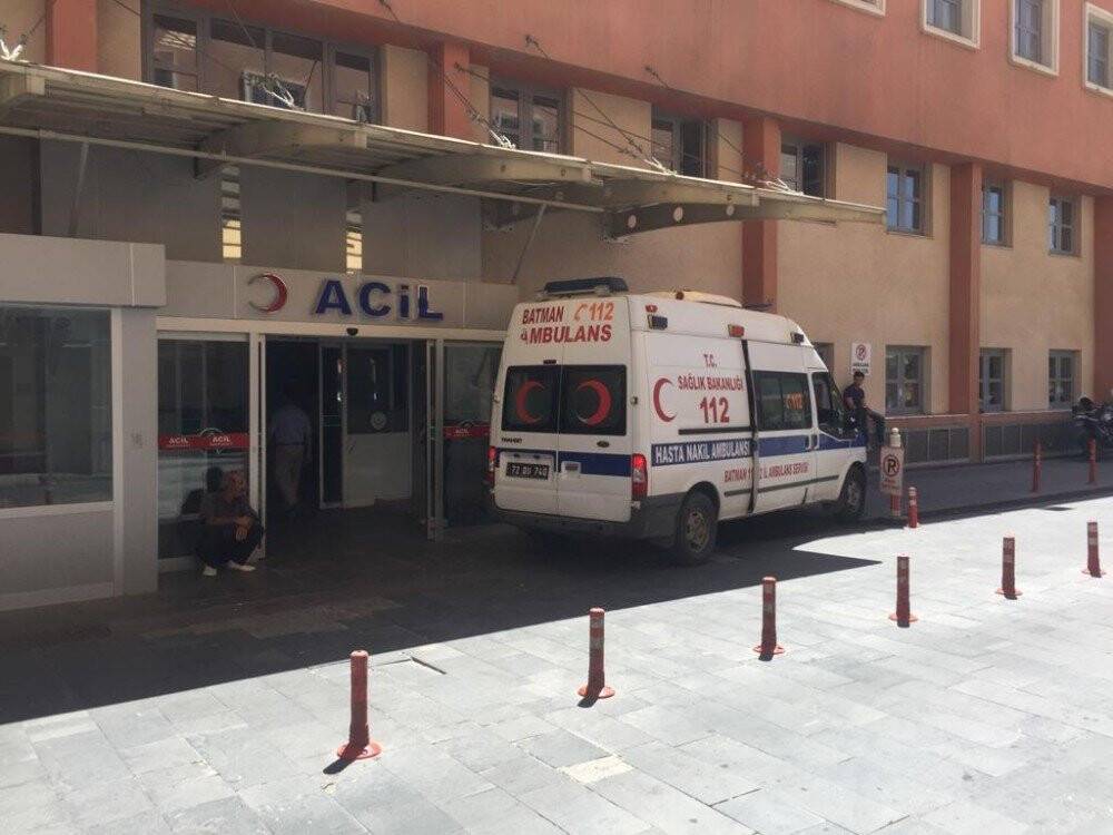 Balkondan düşen çocuk ağır yaralandı