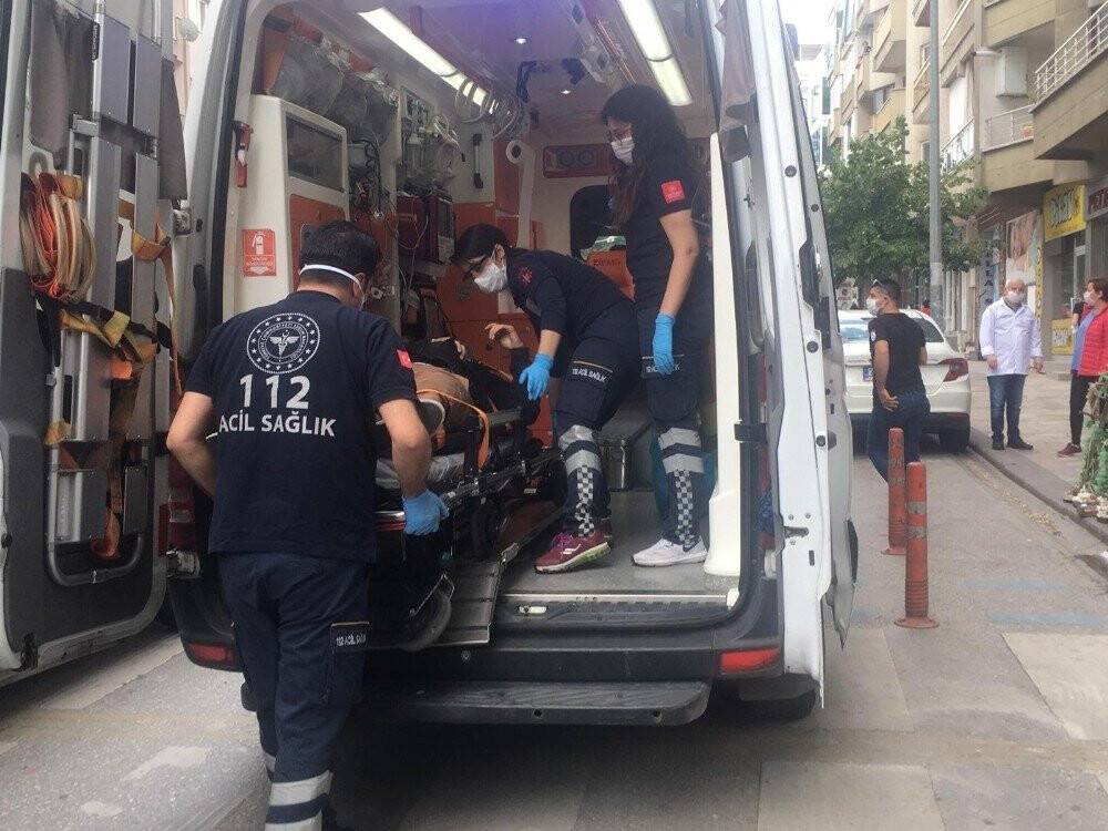 Kamyonetin gence çarptığı anlar kamerada