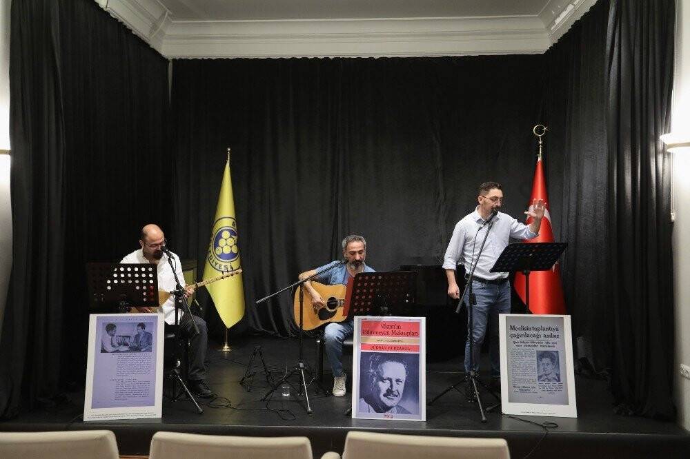 Nazım Hikmet’in unutulmaz dizeleri evlerde yankılandı
