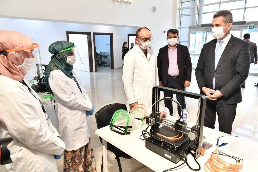 Günde 10 bin maske