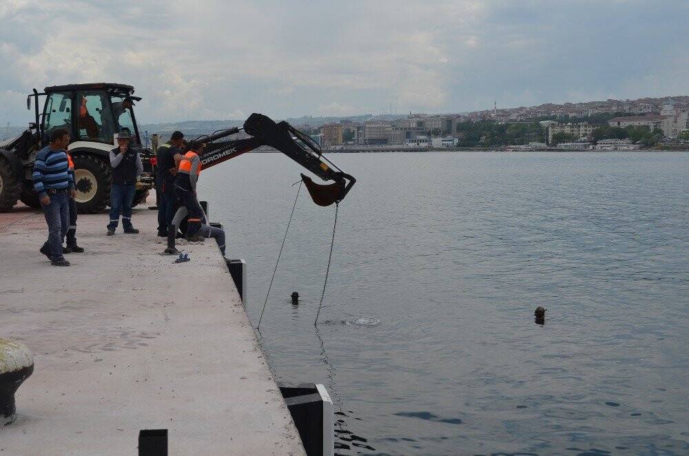 Denizden demir yığını çıktı