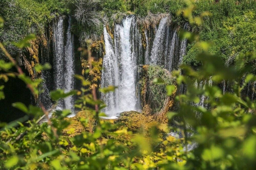 Yerköprü Şelalesi ziyaretçilerini bekliyor
