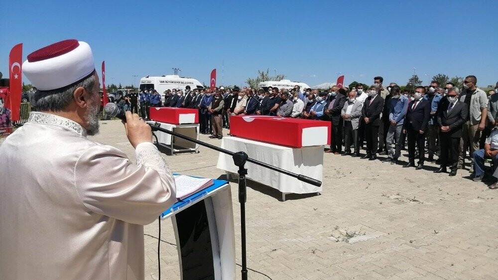 Hain saldırıda şehit düşen işçiler için tören