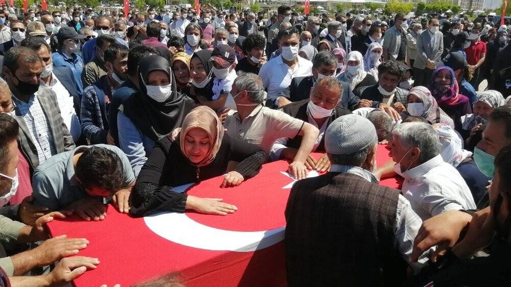 Hain saldırıda şehit düşen işçiler için tören