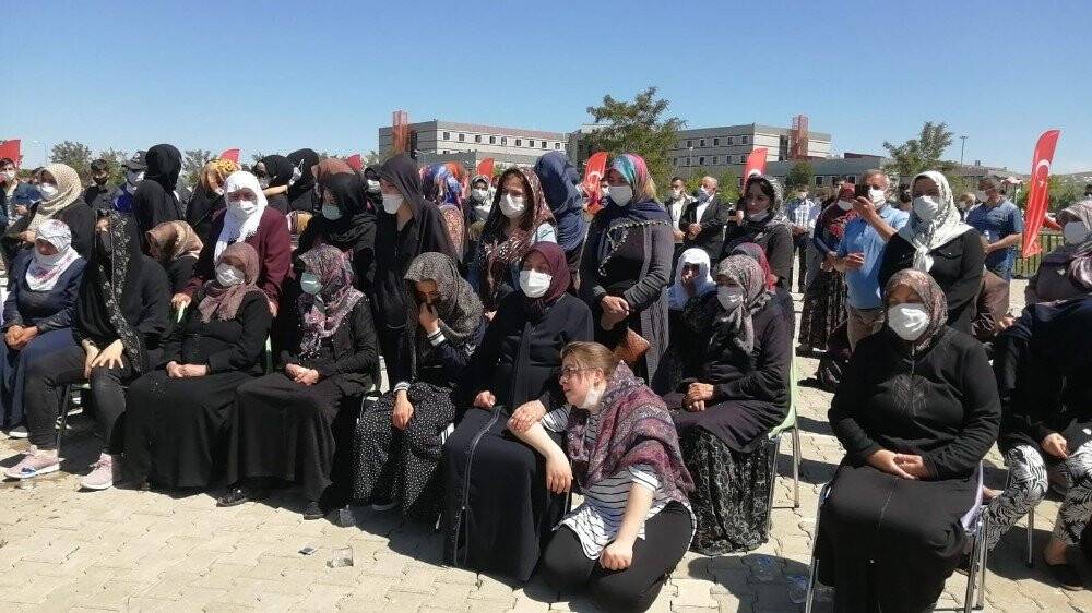 Hain saldırıda şehit düşen işçiler için tören