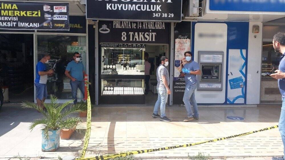 İzmir’de hırsız sert kayaya çarptı
