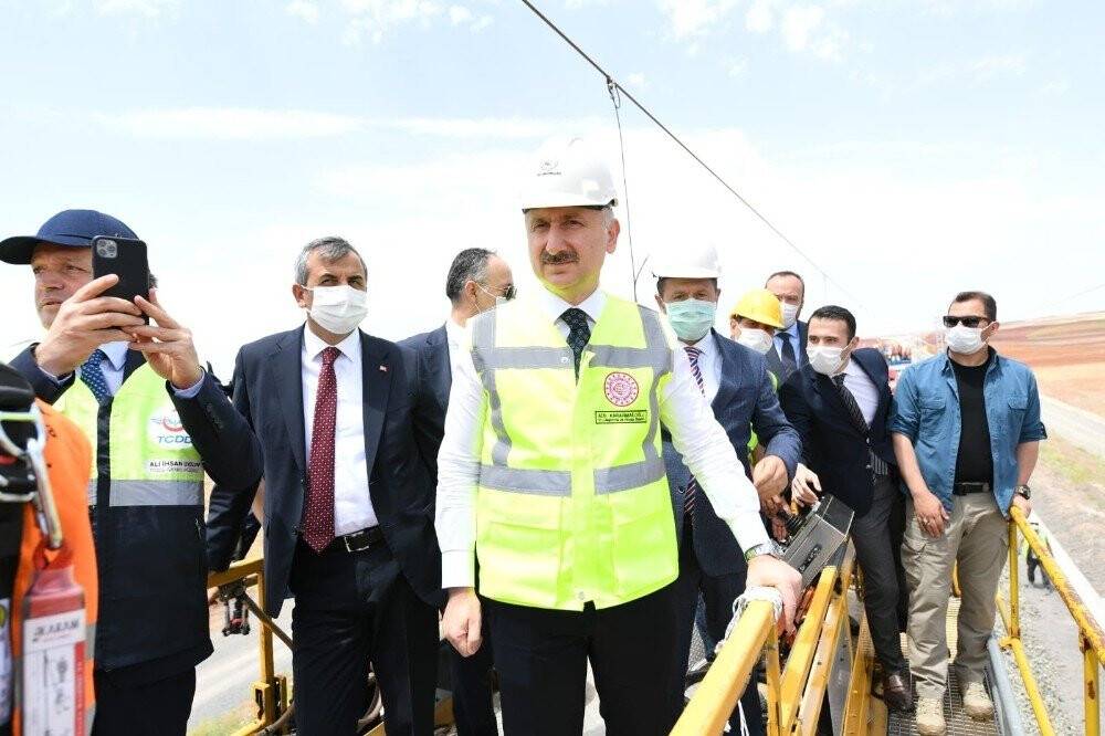 Bakan Karaismailoğlu: 'Bugün itibariyle 3 ülkeye uçuşlar başladı'