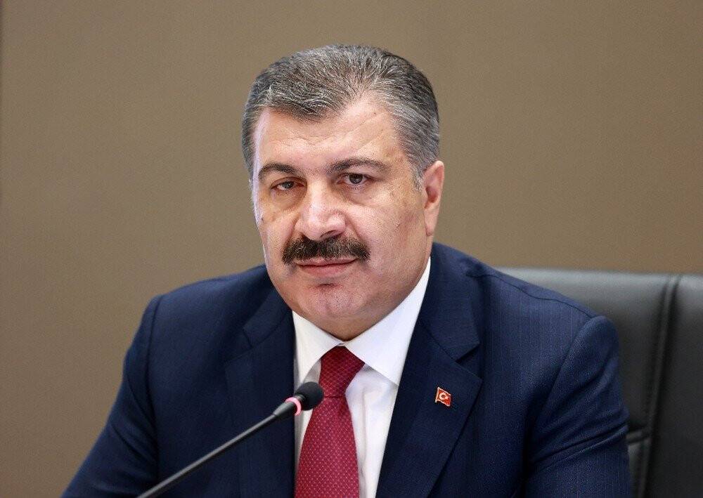 Bakan Koca: 'Kısıtlamayla 65 yaş üstünün hastalığa yakalanma oranı yaklaşık yüzde 50 oranında azaldı'